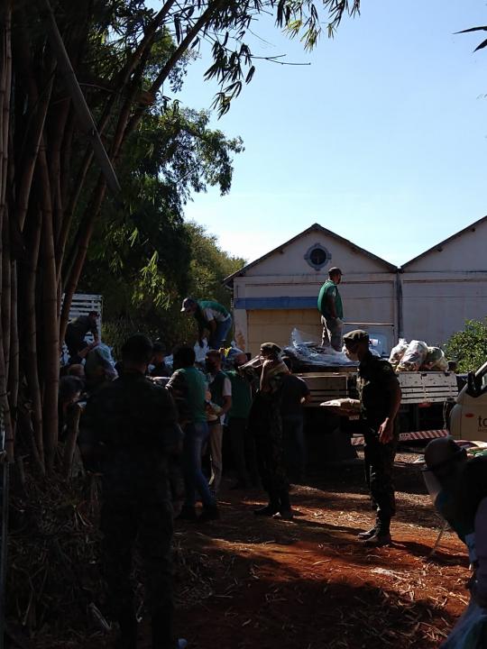 Foto 5 de 14 — AGORA: Distribuição de alimentos começa na Ceagesp para reduzir filas